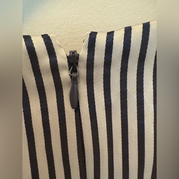 NWT‎ Banana Republic Navy and Silver Striped Bow Shift Dress - Size 12 - Picture 7 of 11